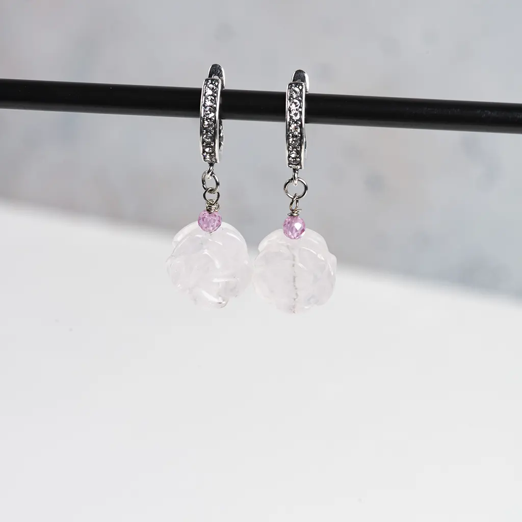 Серьги из розового кварца с цирконами – купить недорого изделие из натуральных камней в интернет-магазине Космея